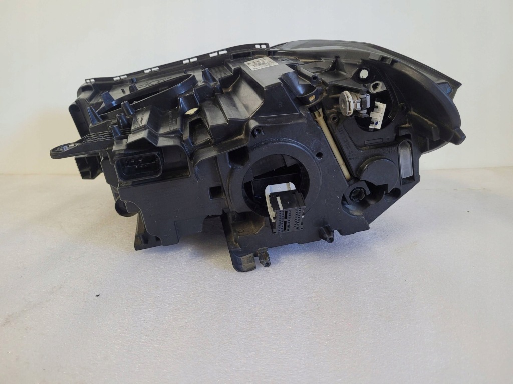 Bmw x1 f48 lci рестайлинг  фара правый  full led правая  5a01172 с Разборки