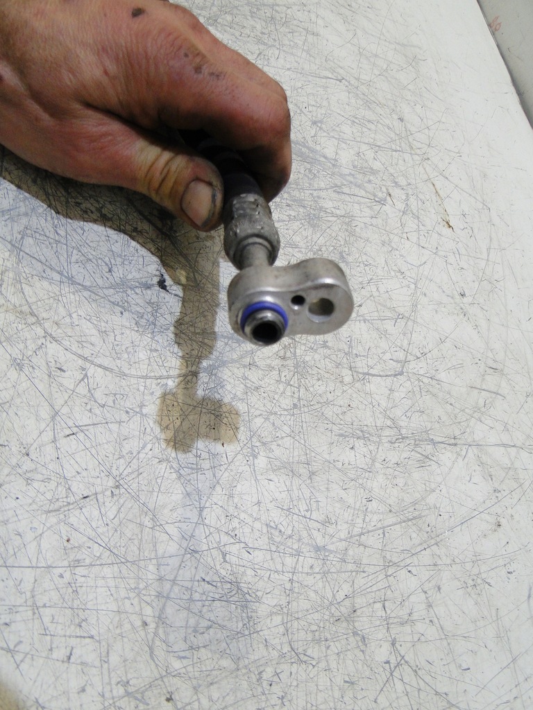 фото №5, Audi a2 1,4b 16v трубка шланг кондиционер кондиционера 8z1260713