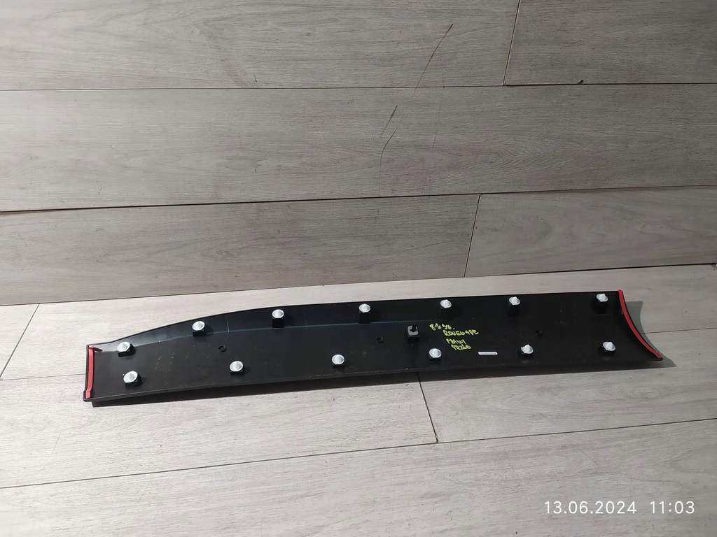 фото №4, 8776. renegade молдинг дверь правый перед 735578398