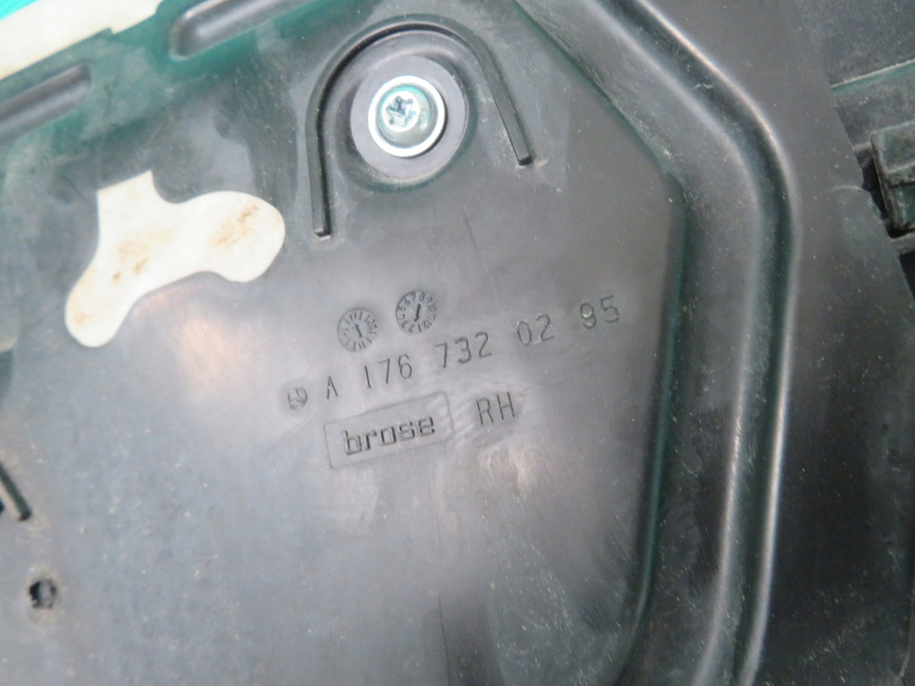 Подъемник моторчик окон правый задняя mercedes w176 в Украине