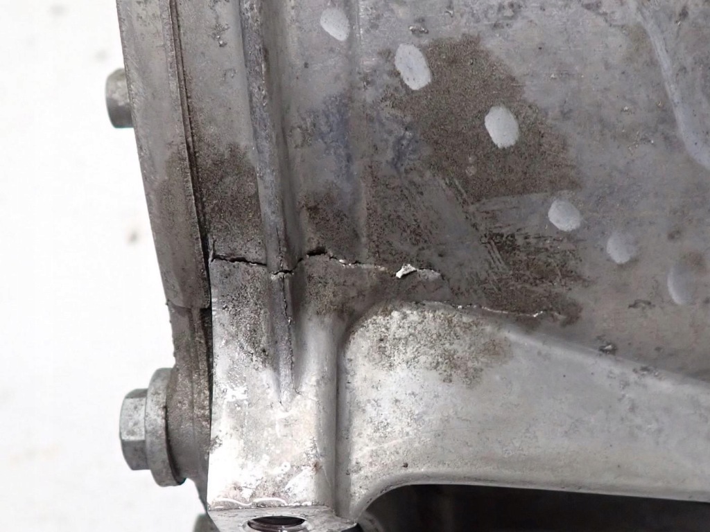 Двигун nepęd електричний задній ebe porsche taycan turbo s 761km 21r fv Недорого