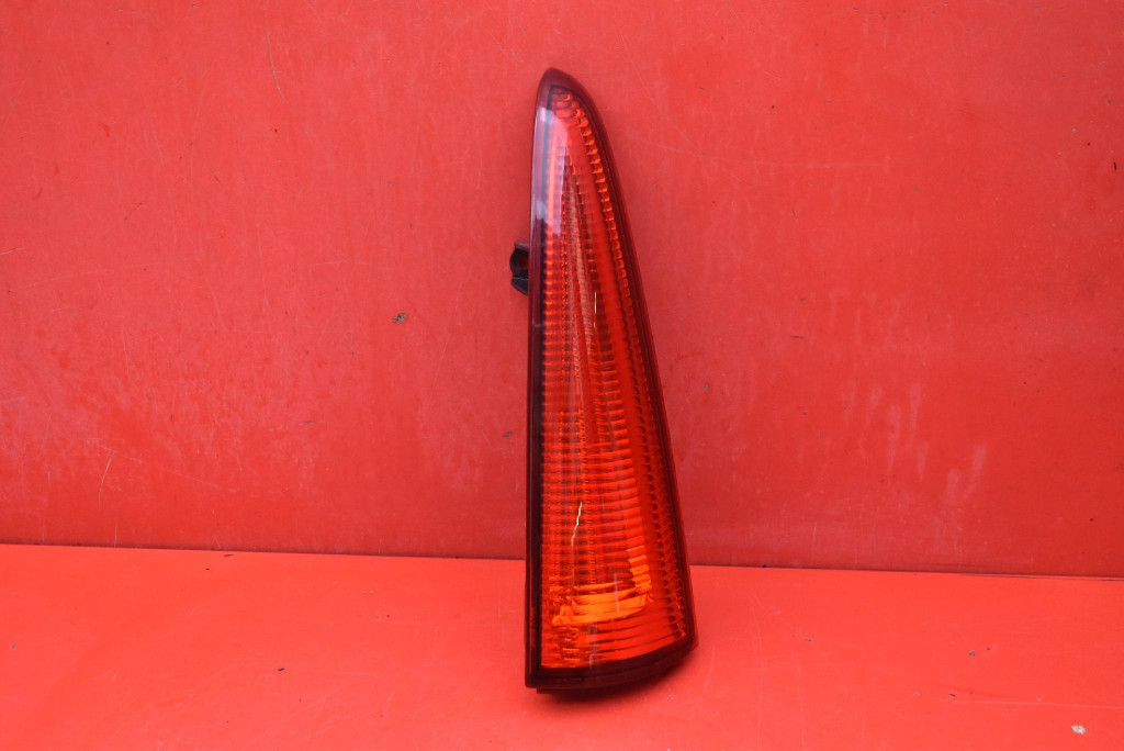 фото №1, Лампа права задня задня верхній 8200419967 renault kangoo 2 ii 07-13