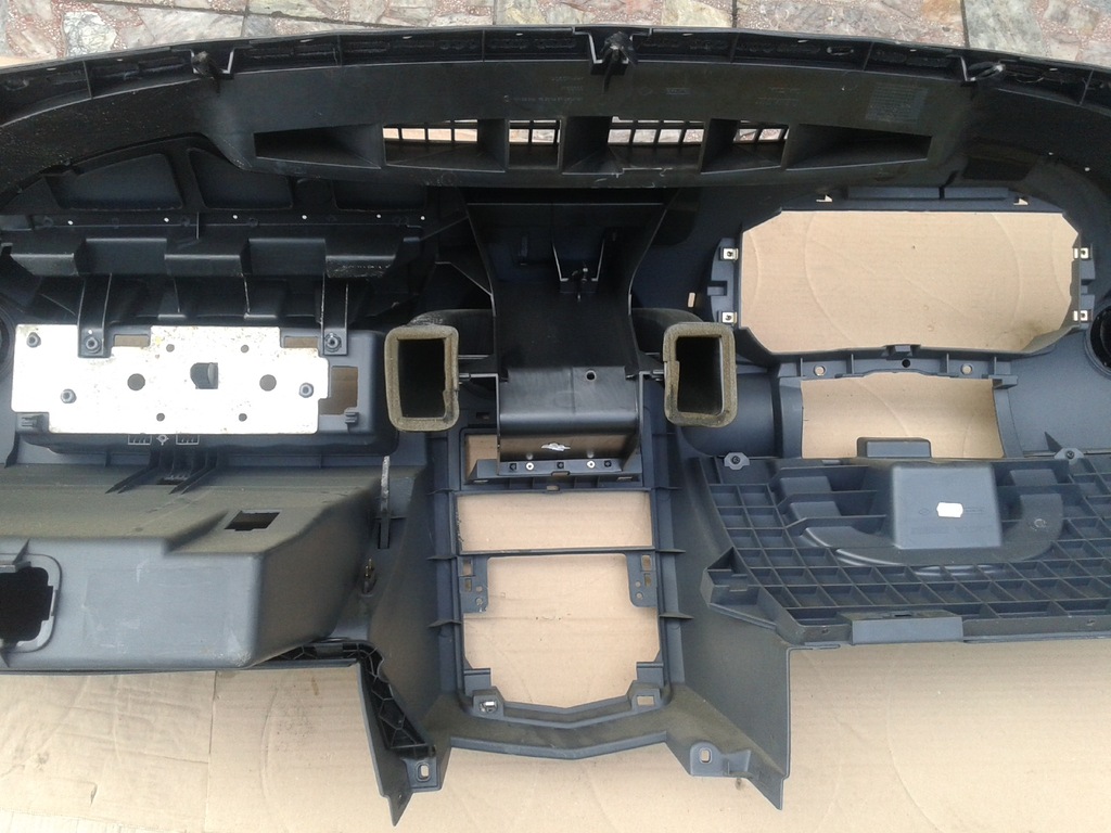 фото №15, Панель приладів приладова консоль бардачок dacia logan i 04-12 8200213822