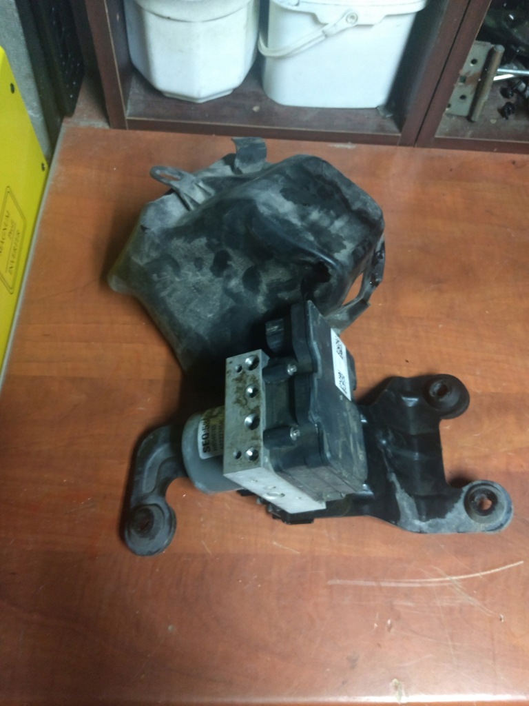 фото №1, Насос abs корпус фильтра pacifica 2016 2018 2020