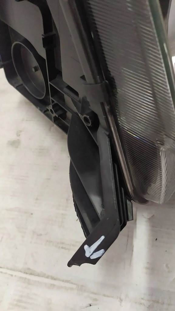 фото №8, Лампа левый перед skoda yeti