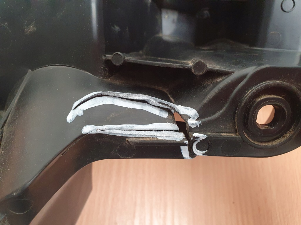 фото №8, Напрямна бампера задня citroen c4 cactus lift 9822279980 9822280180 9801686480