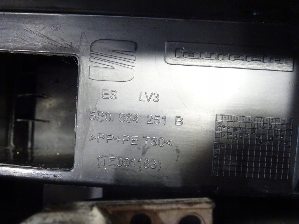 фото №11, Підлокітник тунель середній seat altea toledo iii 3 5p0 5p0864251b