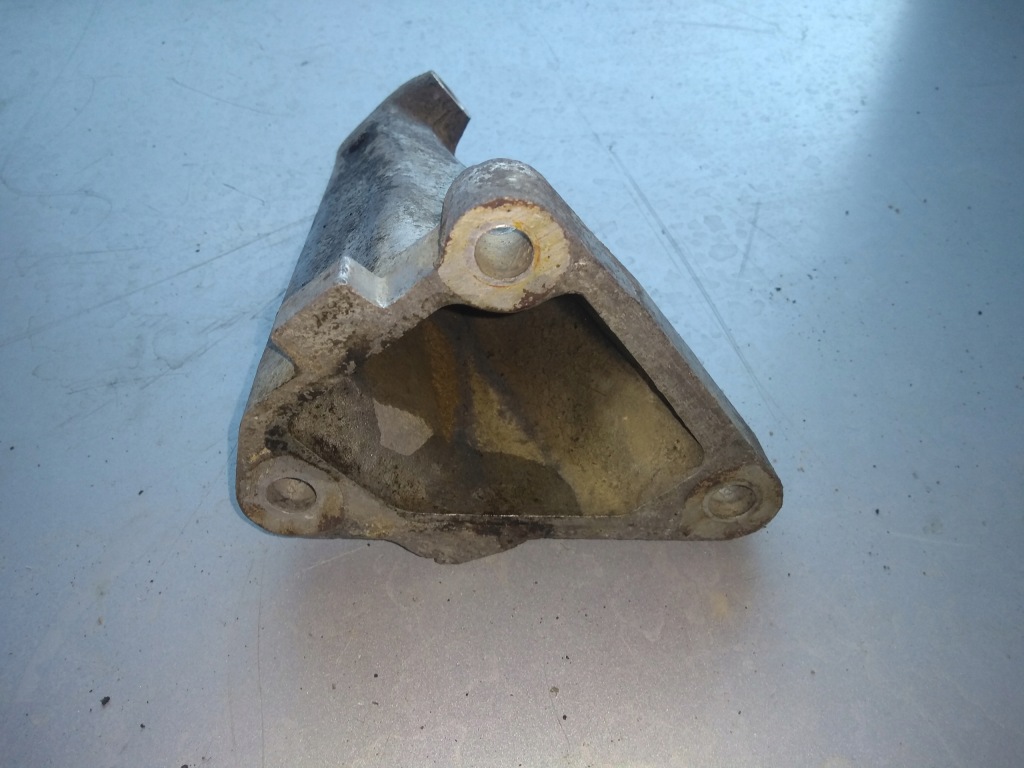 Mercedes w123 кронштейн двигателя r1022230304 Цена