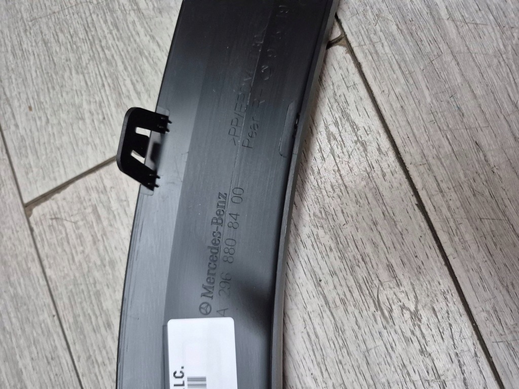 фото №6, 14251. mercedes eqs молдинг крыло правый задняя a2968808400