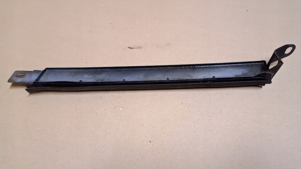 фото №3, Mercedes w 124 94 r молдинг pod фара перед оригинал