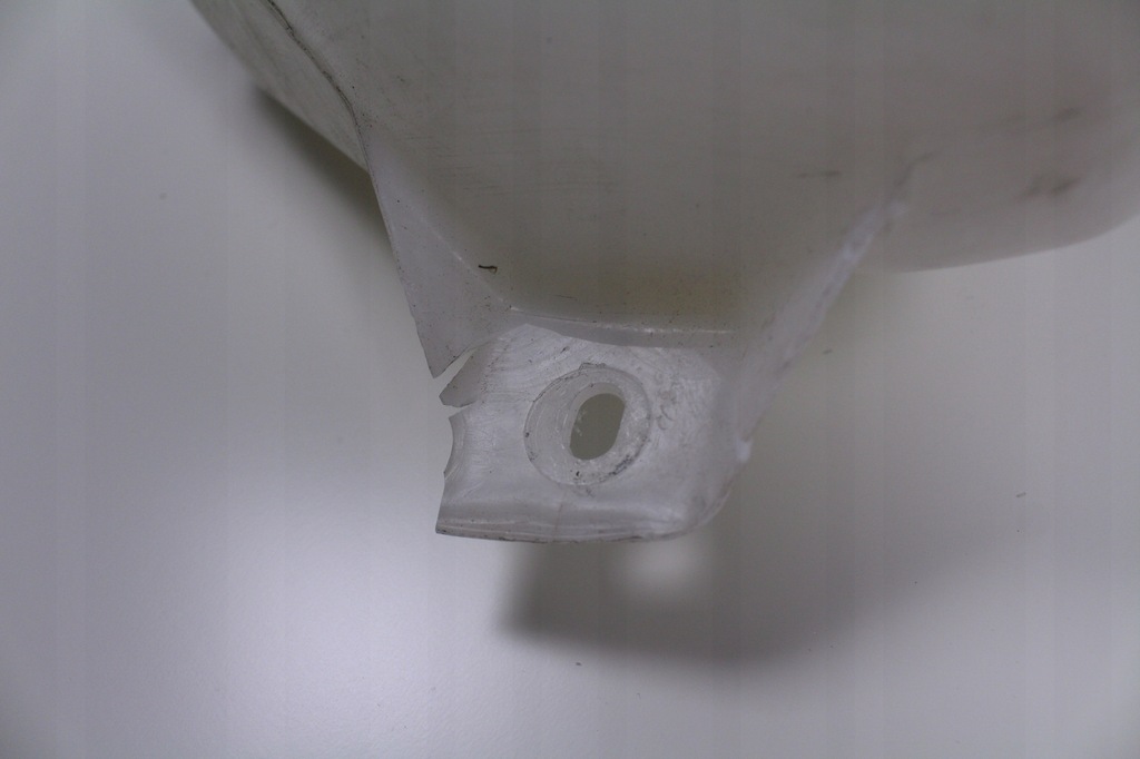 фото №5, Бак омывателя chrysler voyager 08r.