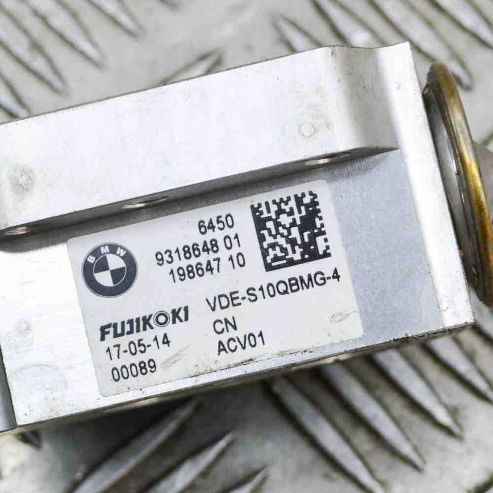 Клапан радиатора кондиционера bmw i8 i12 9318648 12204849 1.5l 266kw 2014 с Разборки