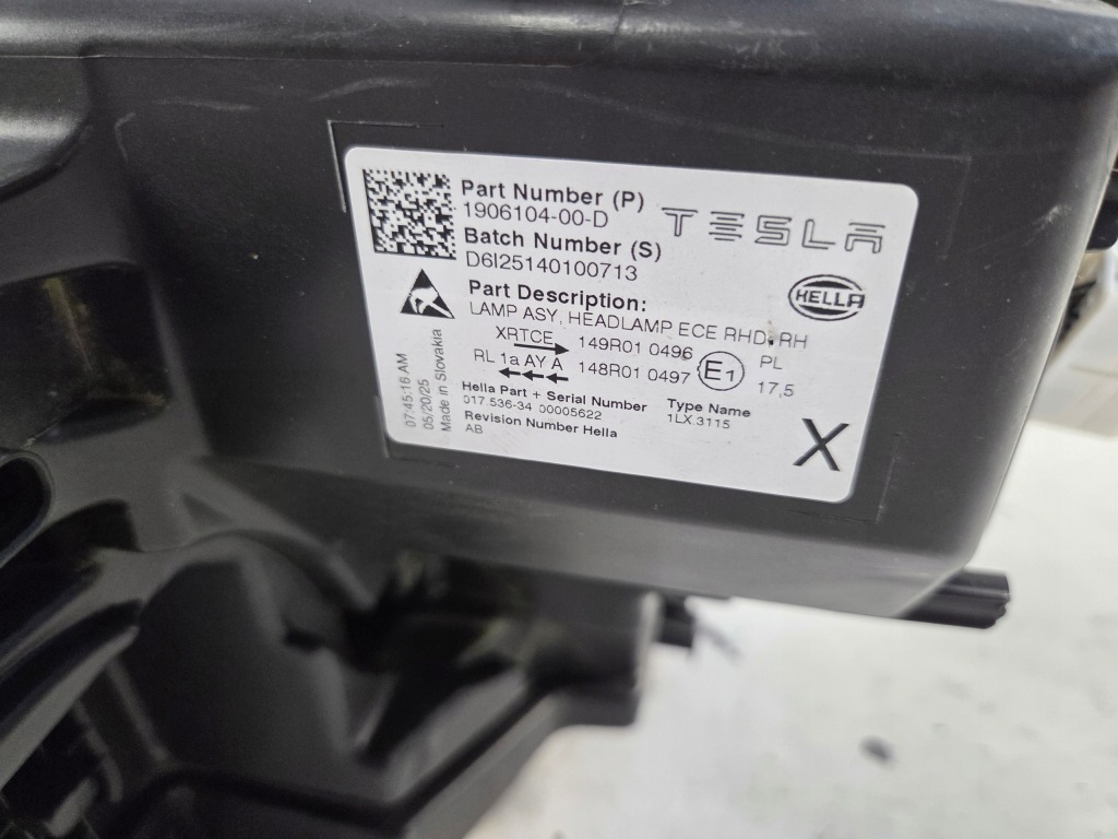 Фара правый  перед передняя full led tesla y рестайлинг  juniper 2025-2026 Недорого
