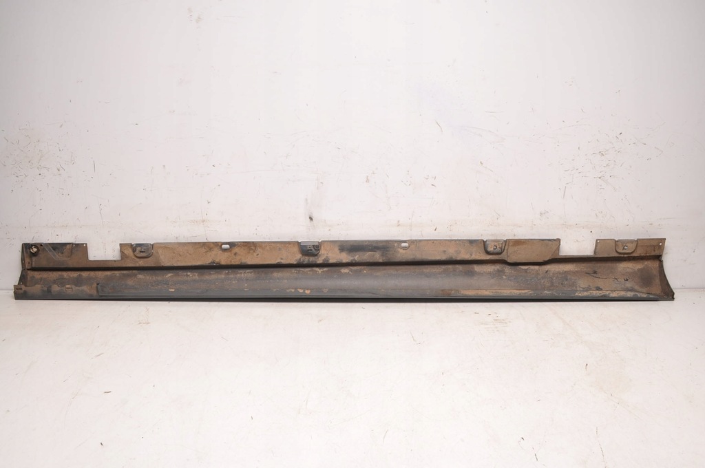 фото №9, Mercedes w213 накладка порог левая amg sedan a2136900102