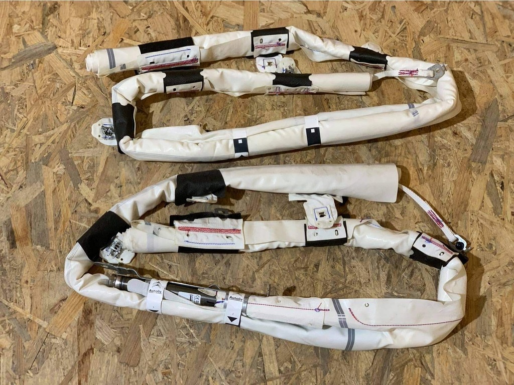 фото №1, Шторка безопасности правая peugeot 2008 ii 19-