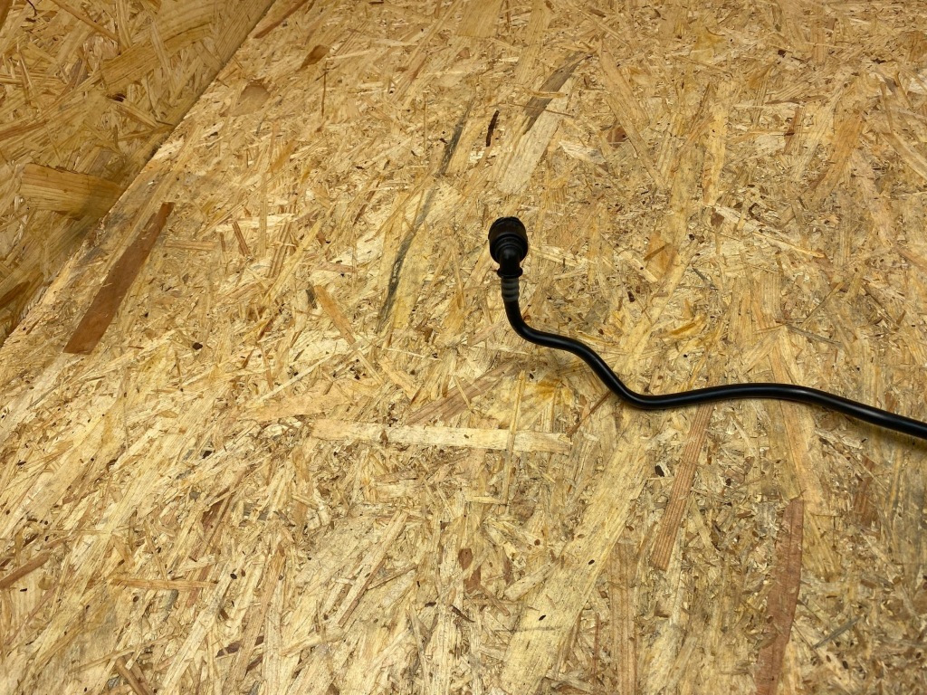 фото №8, Патрубок труба шланг води mercedes w177 w247 w118 a2475011400