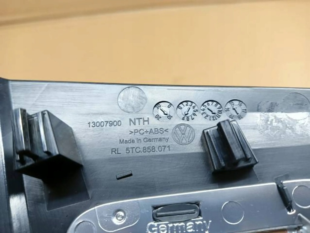 фото №3, 5tc858071 рамка радіо навігації vw touran iii 5t