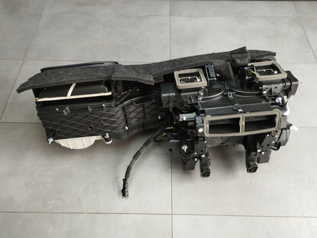 фото №1, Mercedes-benz s w222 2014 обігрівач a2228305901 rhd