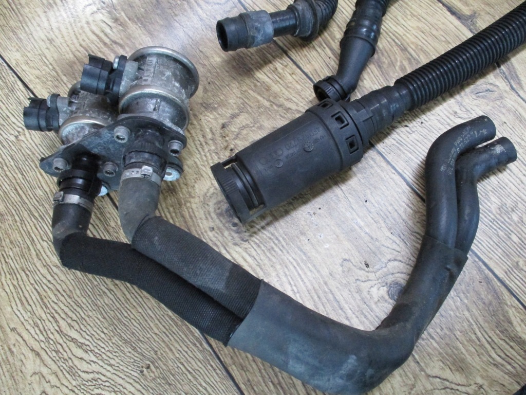 фото №3, Audi s6 c6 5.2 шланг трубка воздуха клапан комплект