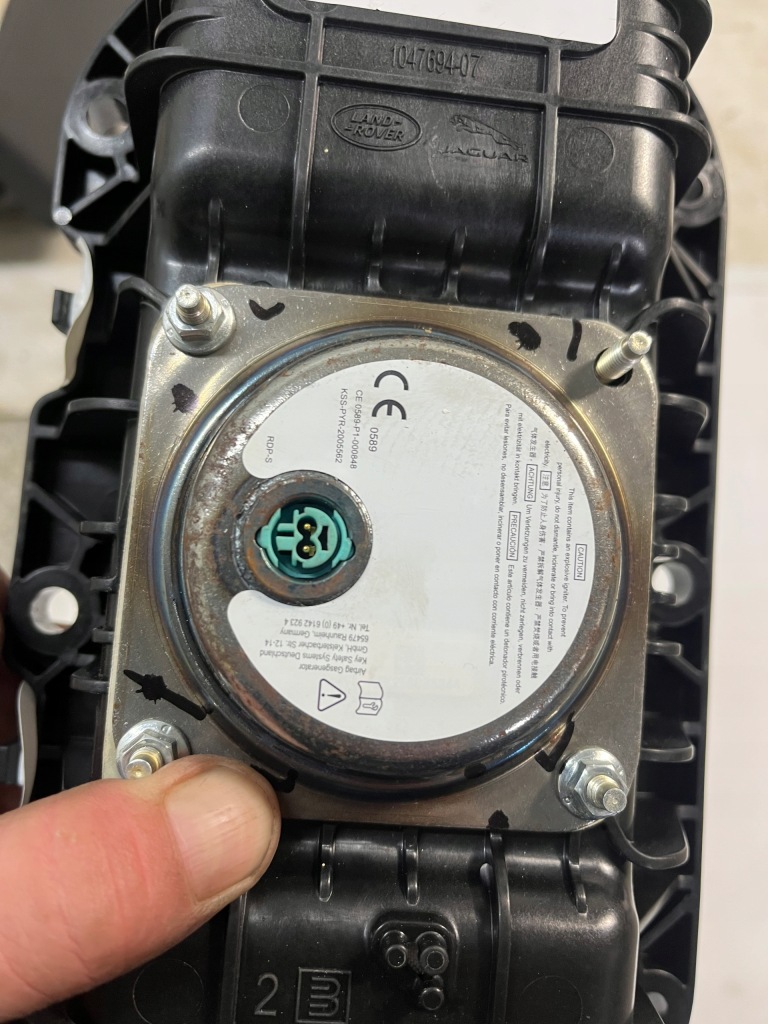 фото №5, Range rover velar l560 подушка воздушная пассажира j8a2-044a74-bd