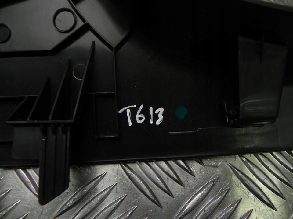 фото №5, Обшивка стойка b škoda yeti 2010 na низ левая сторона 5l0867281