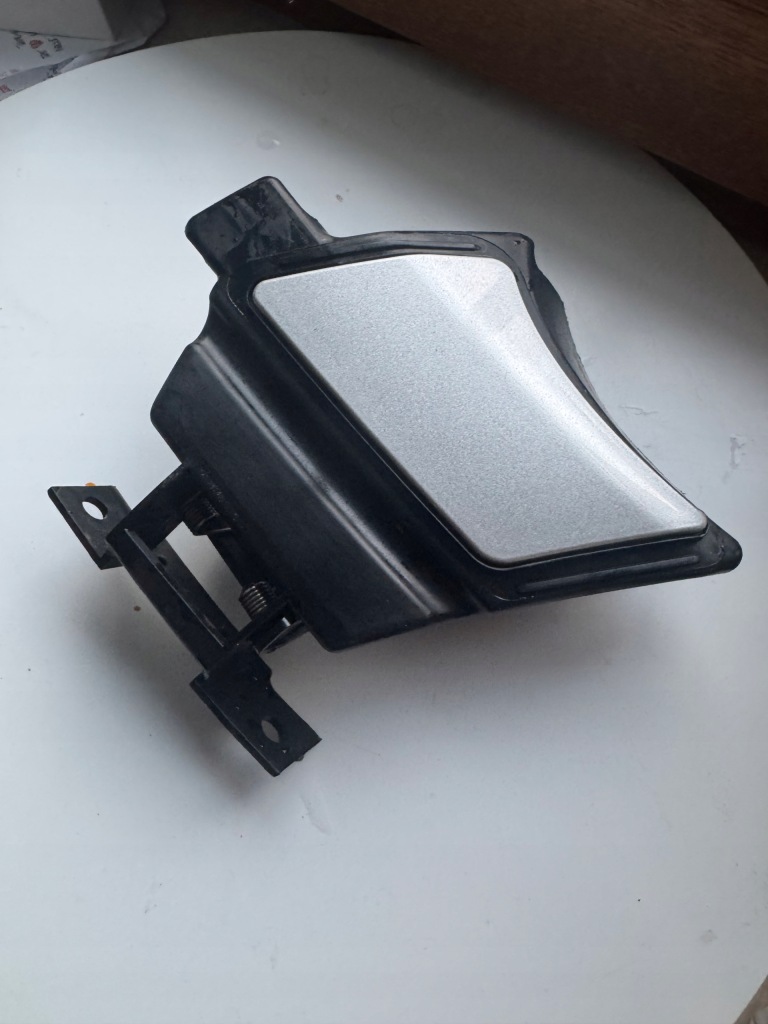 фото №1, Mercedes r-klasa w251 заглушка распылителя лампы перед левая a2518800125