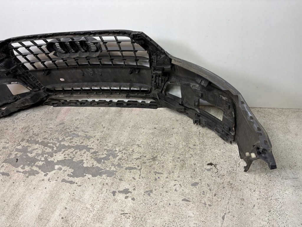 Бампер перед передний audi q3 8u competition s line рестайлинг  решётка Киев