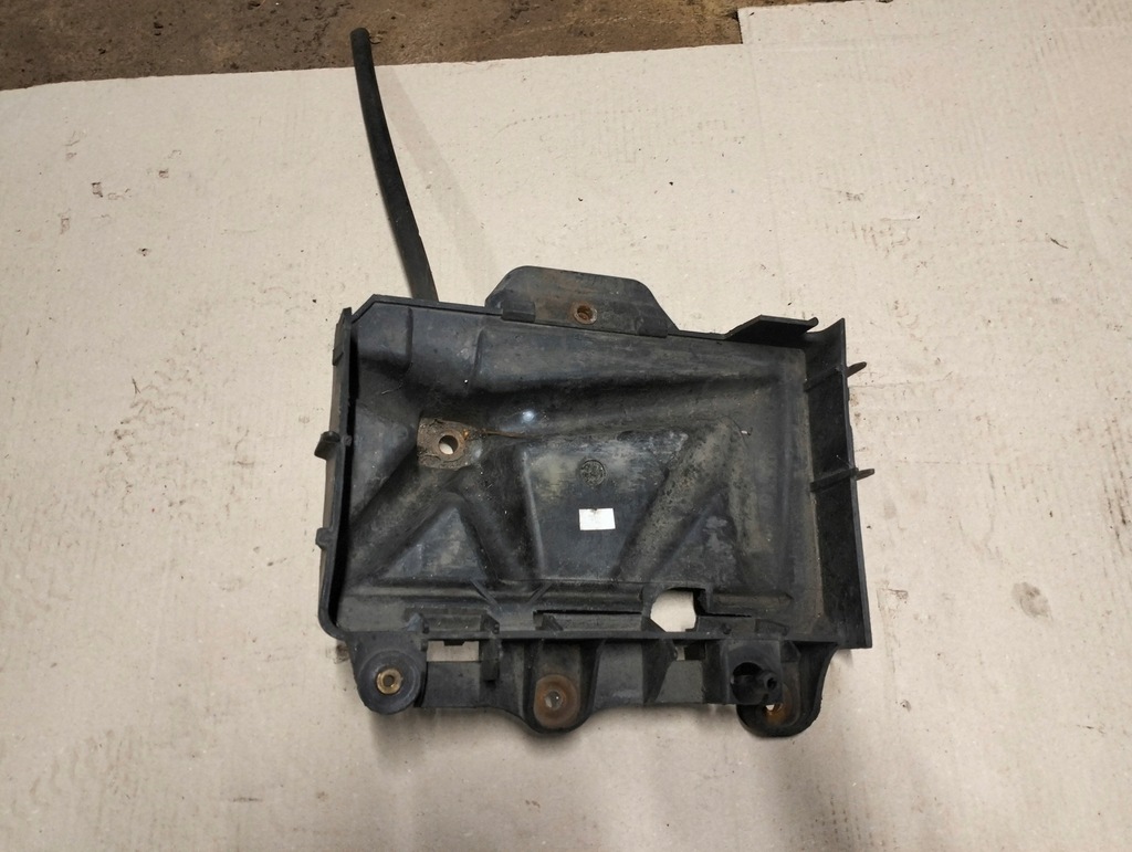 фото №1, Кронштейн акумулятор skoda rapid 6r0915331c