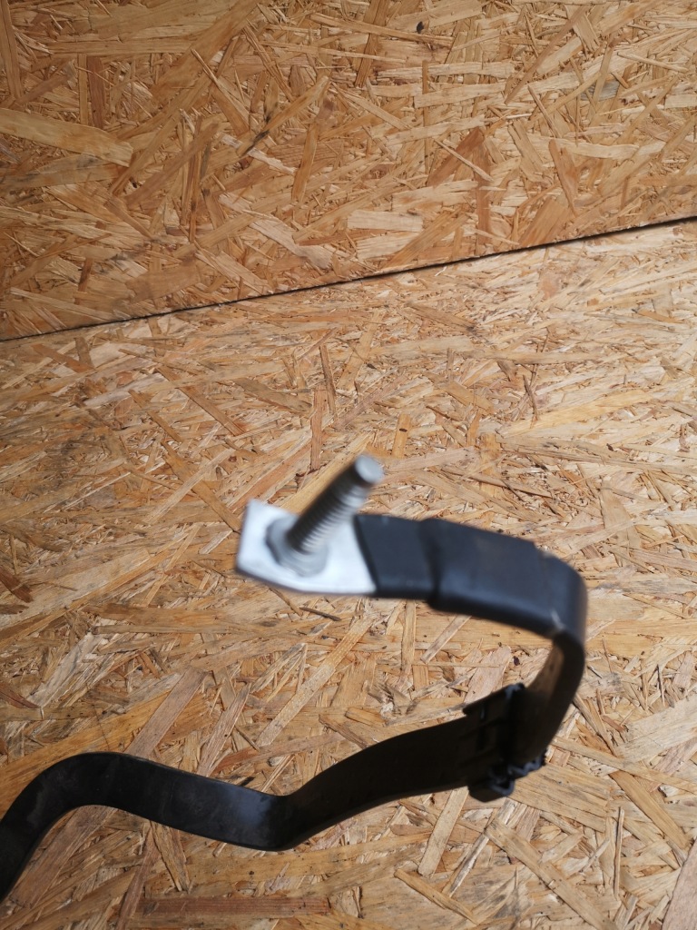 Mercedes a-klasa w177 шланг аккумулятор клемма a1775403431 Недорого