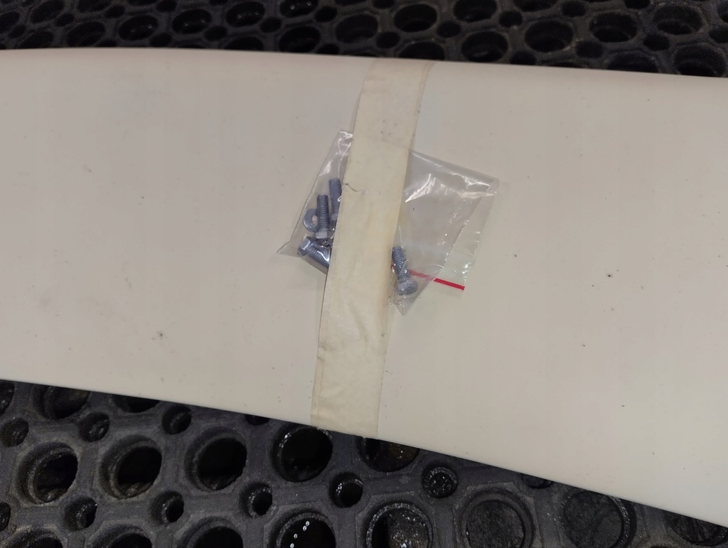 фото №12, Спойлер задний задняя mitsubishi lancer 2 ii