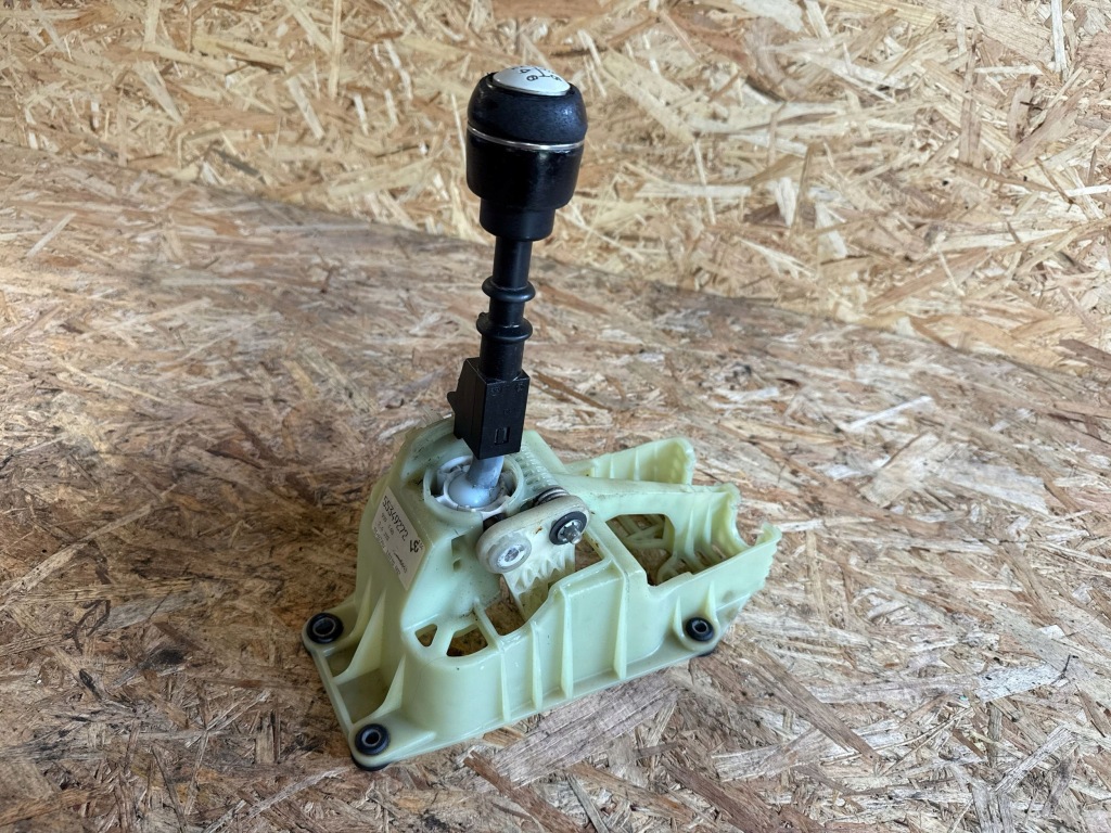 фото №1, Alfa romeo 159 2007 середина домкрат перемикання передач / верхній