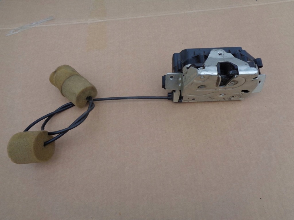 фото №2, Mercedes gl w164 r w251 замок крышки задняя