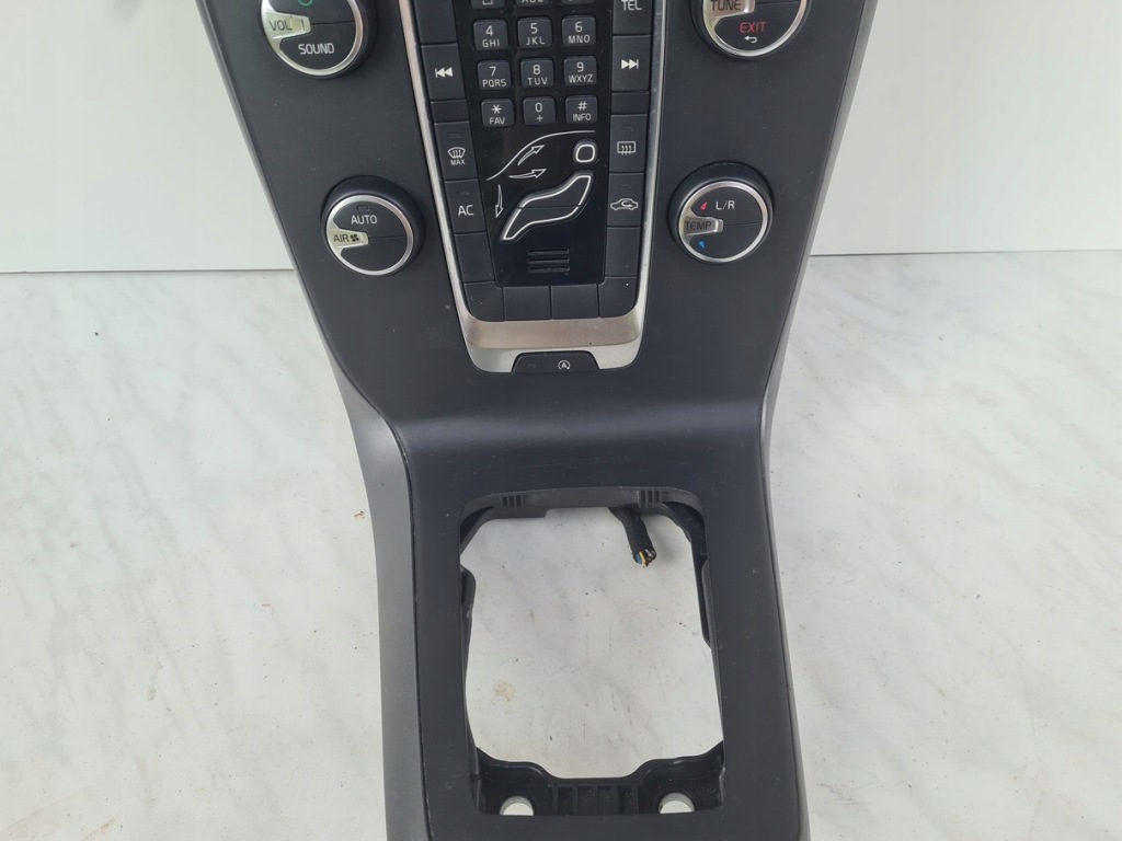 фото №3, Панель обдув кондиционера радио wodospad volvo c30 06- v40 s40 ii v50