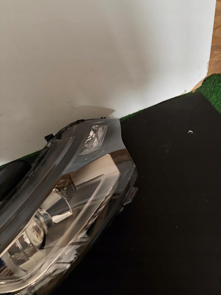 Ліхтарі  передні фари mitsubishi outlander звичайна лінза + led америка в Україні