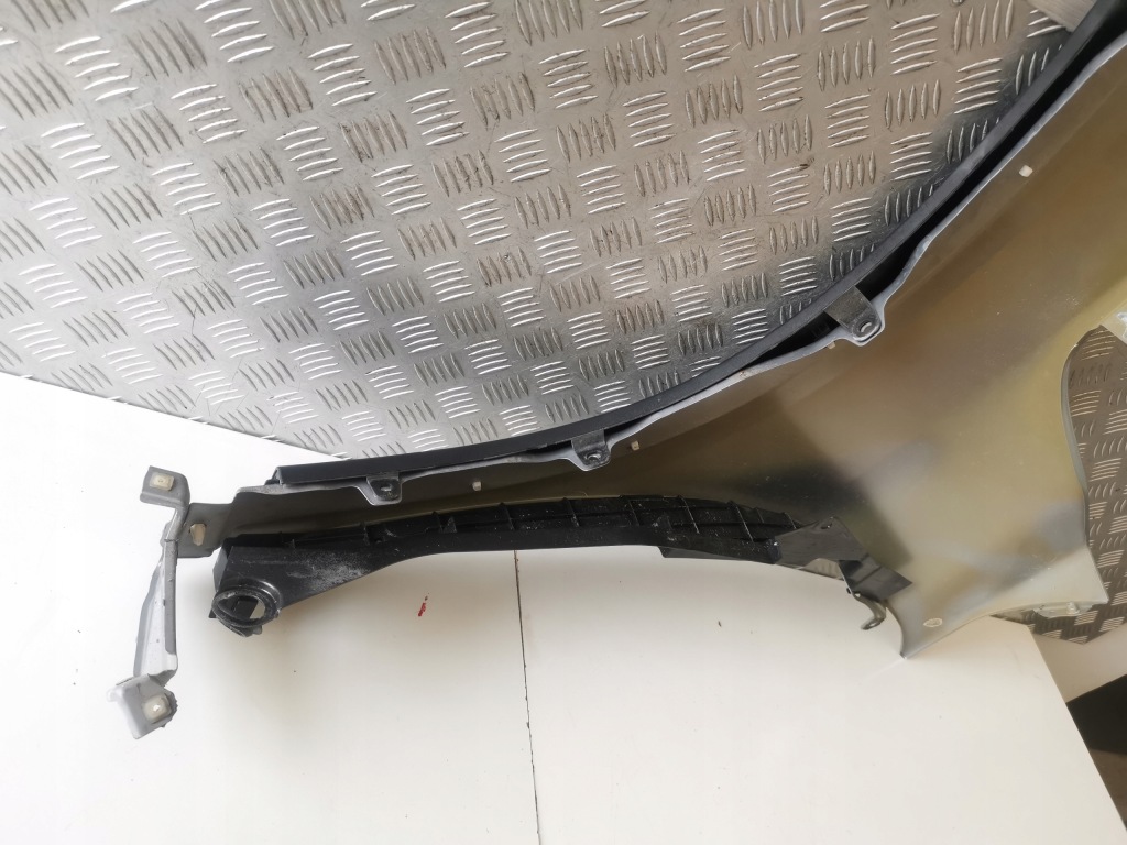 Honda hr-v 2 15 крыло правый  перед передний комплектный  америка nh830m в Украине