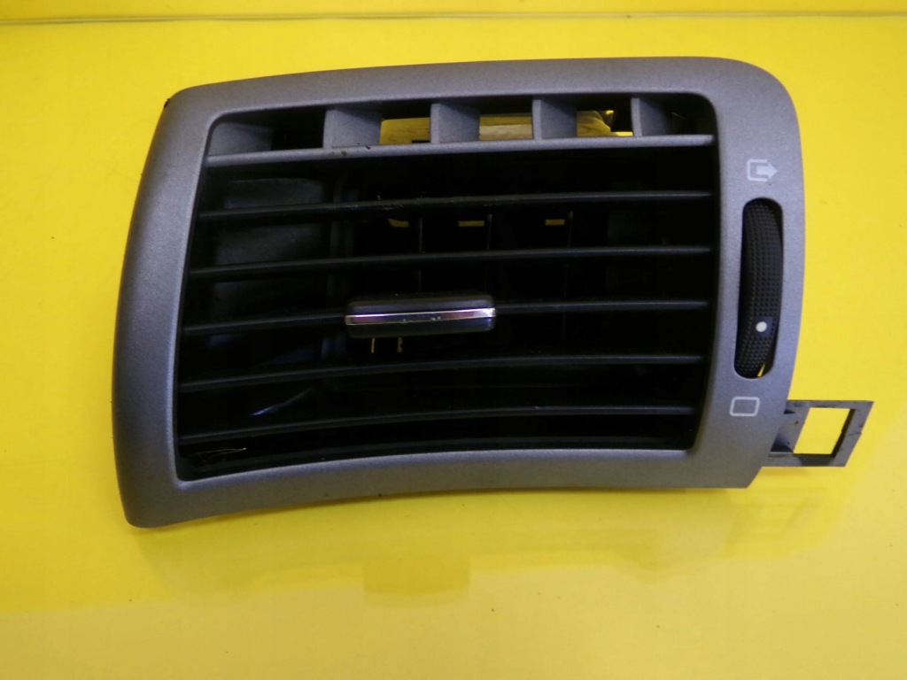 фото №1, Решётка обдув левая peugeot 407 04-08 9644589577 nr208