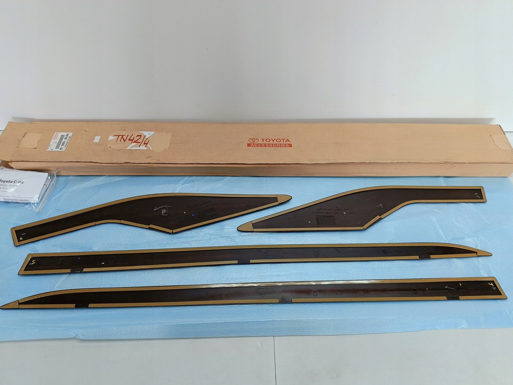 фото №8, Toyota c-hr 16- накладки декоративні двері червоні nowe комплект pw156-10000-dh