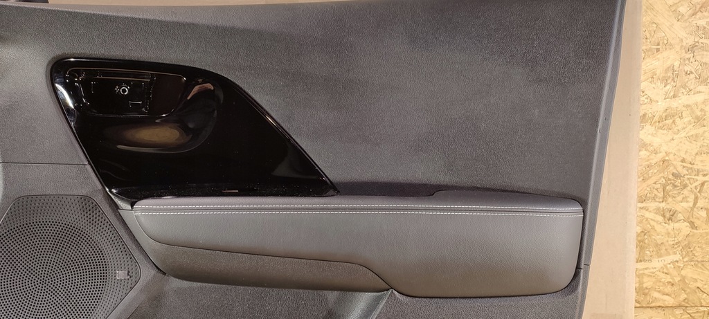 фото №5, Kia niro 16- обшивка дверь перед правый aso идеальное состояние jbl