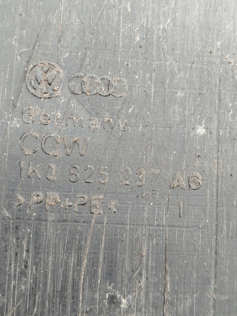 Накладка под двигатель vw passat b6 golf 5 v audi a3 8p octavia 2 1k0825237ag Недорого