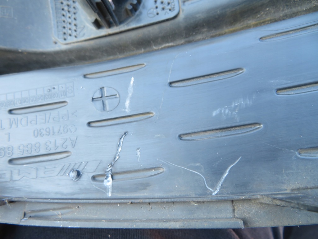 Решітка бампера ліва mercedes e klasa a213 amg a2138858904 Ціна