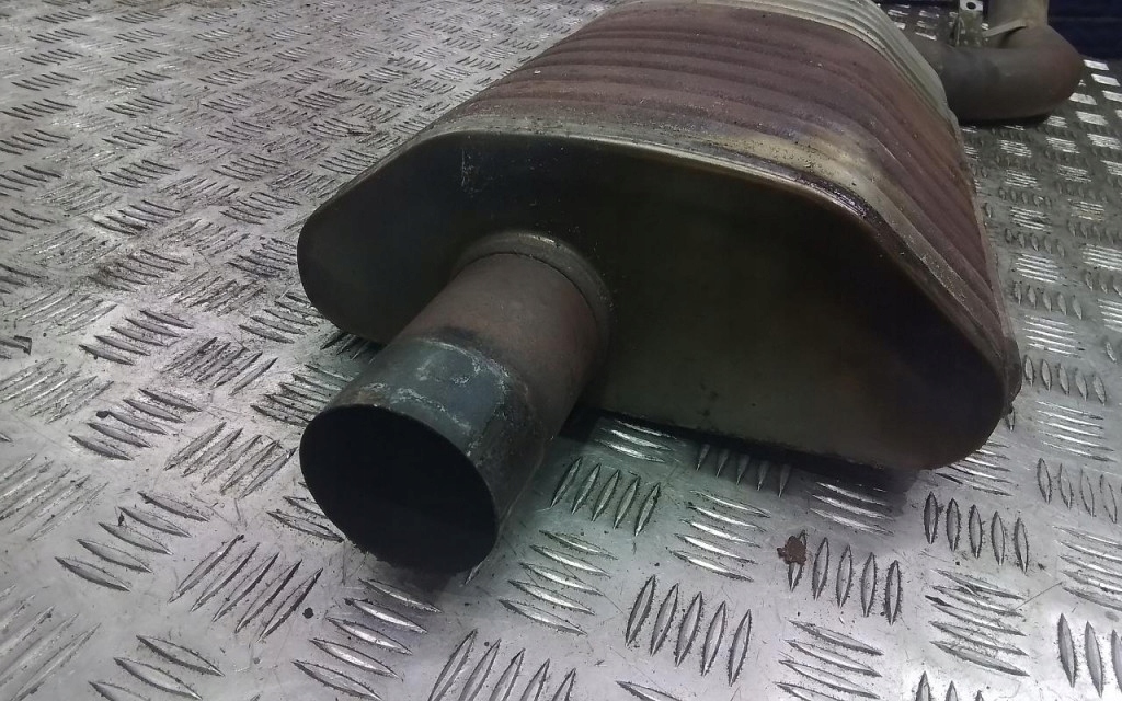 фото №11, Audi a4 b9 2.0 tfsi гасник середній 8w0253211h