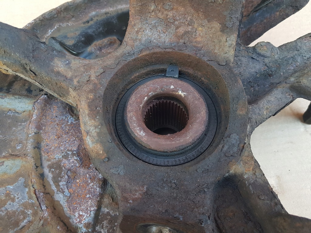 фото №11, Поворотный кулак + ступица + датчик левый перед / audi a2 1.2 1.4 1.6 / исправна