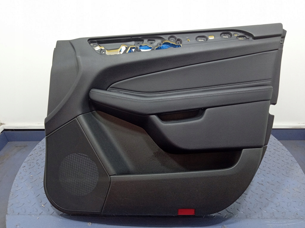 фото №1, Mercedes gls x166 обивка дверь перед правая обшивка