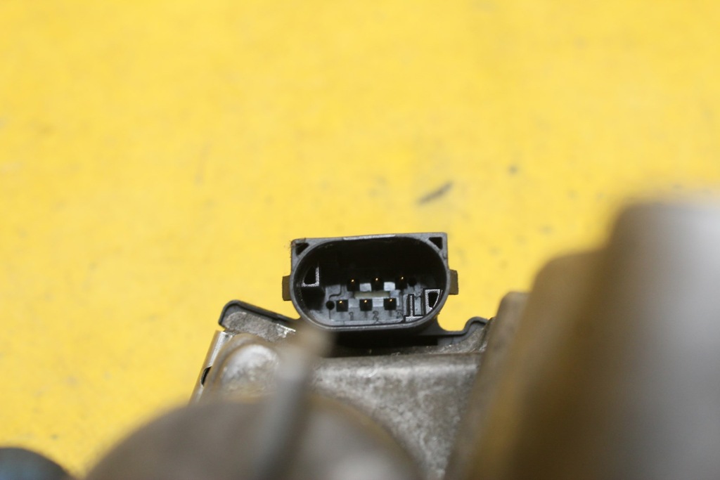 фото №6, Дроссельная заслонка cls w219 3.0 cdi a6420900070