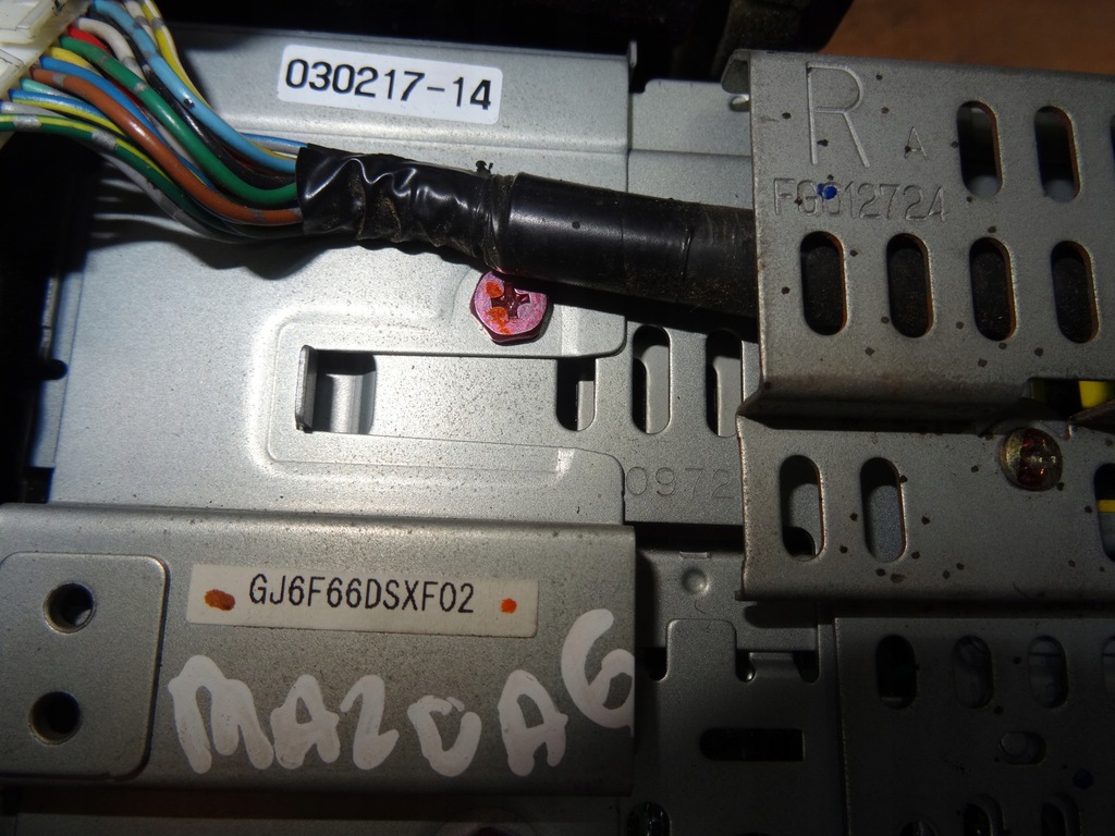 фото №10, Mazda 6 панель средний радио