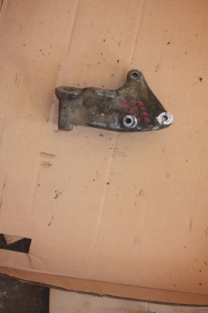 фото №1, Кронштейн коробки передач alfa romeo gt 1,9 jtd