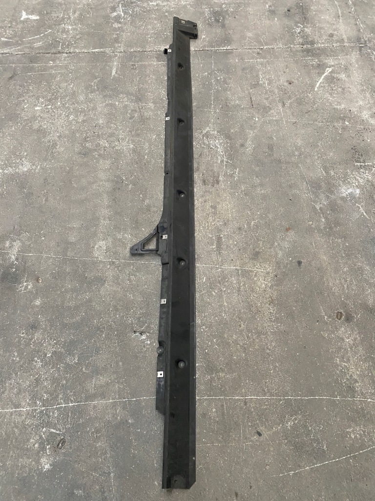 фото №1, Audi sq7 q7 4m молдинг порог левая 4m0825211