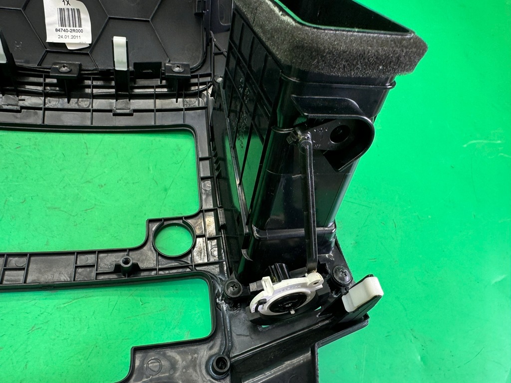 фото №13, Рамка консолі радіо панель обдув ґрати 84745-2r000 hyundai i30 i 07-12