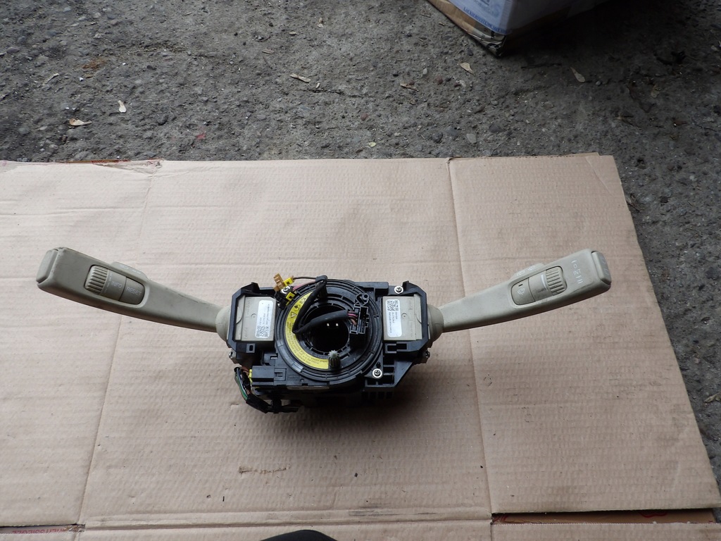 фото №1, Перемикач комбінований 31275363 volvo