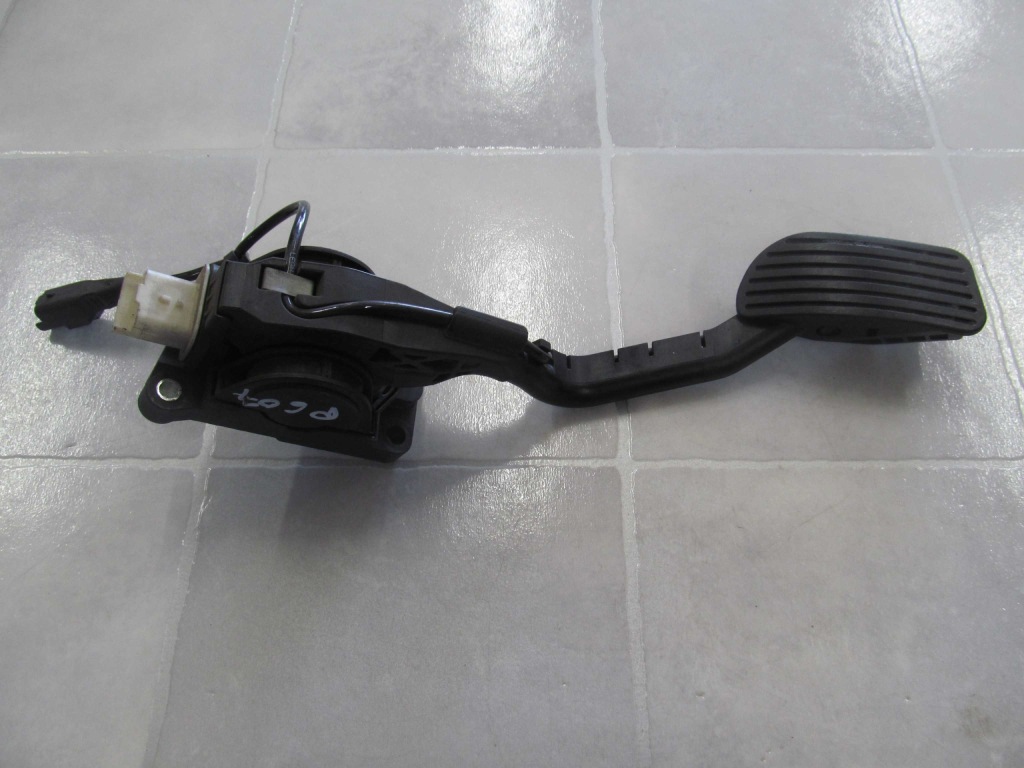 Купити Peugeot 607 05- потенціометр газу 9651504280